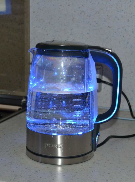 Чайник Bork K515 стеклянный с подсветкой — отзывы