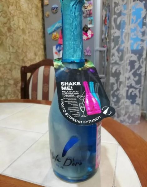 Винный напиток Mela de Oro Blue с блестками — отзывы